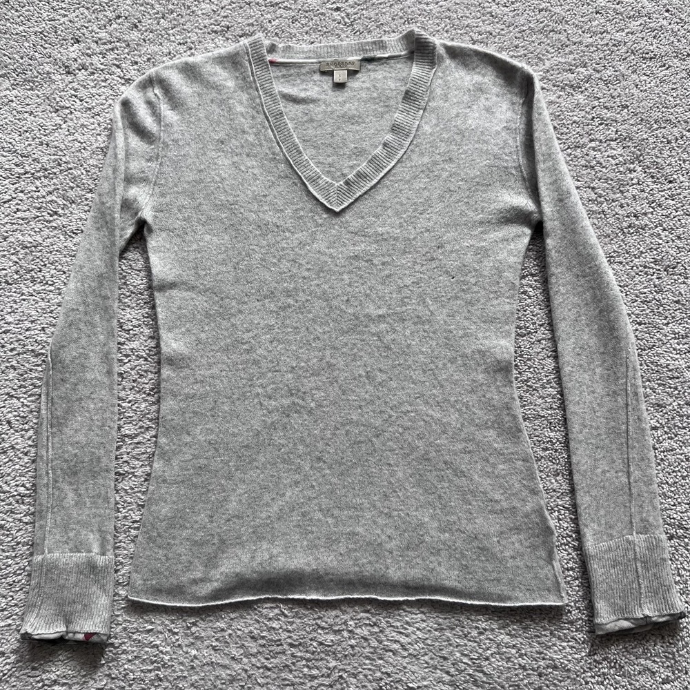 Burberry Brit 100% Cashmere V-Neck Sweater Womens S Gray Lightweight Pullover